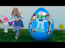 What surprise did the fairy bring for Alice? Discover the giant surprise egg of toys!