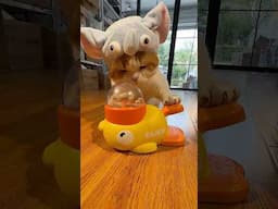 Make feeding fun and easy with the Yellow Duck Pet Feeder! 🐶🦆