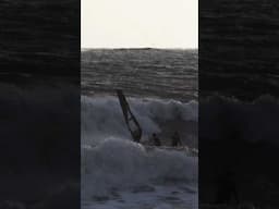 How I got eaten by a wave…🤣 #windsurfing