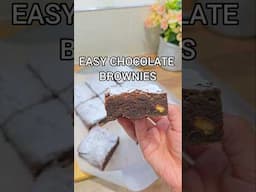 Easy Chocolate Brownies! Super easy, outrageously chocolatey, gooey, brownies! #brownies