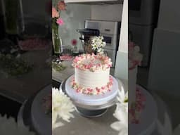 florals & cakes is my fav combo 🥰