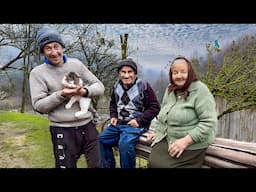 Self-sufficient life of an elderly couple in a mountain village far from civilization