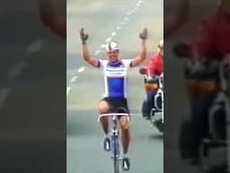 1 man versus the peloton!