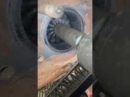 💥 Turbo Snapped in Half?! What Caused This Turbine Failure 🛠️🚛