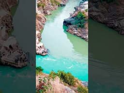 Devprayag Alaknanda & Bhagirathi River Sangam #ganga #devprayag #devprayagsangam #2rivermeet #sangam