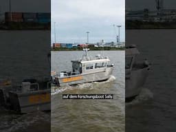 🛥️🧭 „Sally“ autonom unterwegs🔋 – Innovatives DLR-Forschungsboot legt ab #dlr #shorts #schifffahrt