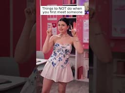 🎭 Things to NOT do when you first meet someone 😬 #shorts #awkward #friends #girls #meme