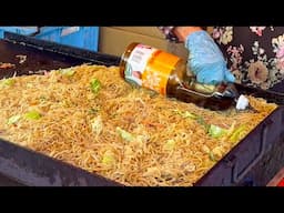 japanese street food - yakisoba 焼きそば