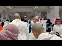 Walking towards the Kaaba
