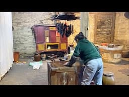 30-year-old woman quits her job to decorate and clean grandma's dirty house ~ P01
