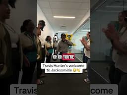 A warm welcome from the Jaguars to their new rookie Travis Hunter 👏 (via jaguars/TT)