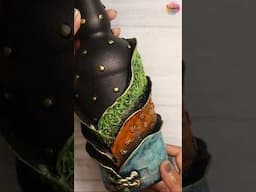 'Saree pehni hui bottle', aisa kaha kisine😂😓 sach me kya? #bottleart #creativecat #diy #airdryclay