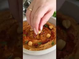 🍅 Si te gusta el picoteo, esta receta de aperitivo es perfecta para ti: hummus de tomate #recetas