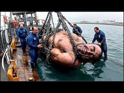 Los Pescadores Se Quedaron Palidos Cuando Ven Esto Aparecer en Medio del Océano