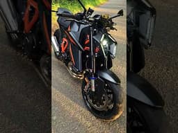 This... thing... 😏😳 #KTM #1390 #SuperdukeR #Evo