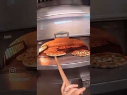 Pizzaiolo in Action #pizza #shorts #italy