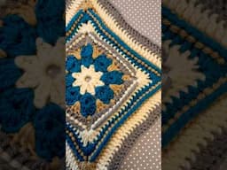 Don’t miss this gorgeous new square! ✨💙