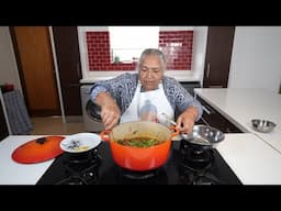 Making lamb (mutton) and bhindi (okra) curry - perfect hearty meal for when you have fresh bhindi!