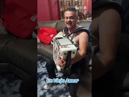 Julio Leyva de Ciclones del Arroyo 🌪️ 🪗, "un viejo Amor" #musica