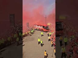 🔴 What a welcome for the soon-to-be Premier League champions #LFC