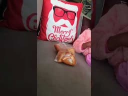 We bought a whole pack of mandazi and sat down for it (tukaikalia 😂😂)... Sisi ni wabayaa @joeandjoy