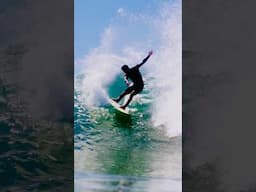 Ideal situation brought to you by Filipe Toledo, captured by Aaron Lieber🌊🎥