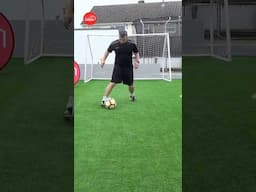 Play like Ronaldinho with this amazing soccer skill #football #elastico