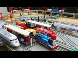 Plarail Thomas & JR trains ☆ I played with Chuggington's trains on the depot course