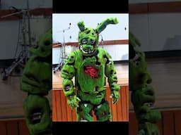 Springtrap #fivenightsatfreddys #cosplay en el #otakuland 2025 #fnaf #fnafcosplay #springtrap