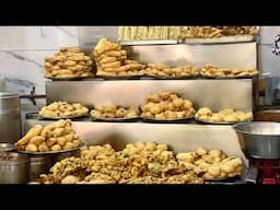 Pakore Ki Dukaan Karol Bagh | दिल्ली की सबसे मशहूर पकोड़े की दुकान | Indian Street Food