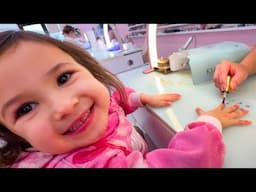 Oaks opens NAIL Salon for Mom & Dad and Dolls! (The MOViE)