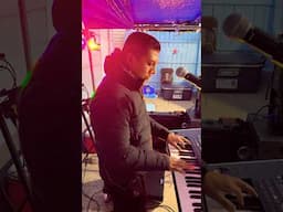 Reyes García tecladista de Chicago para contrataciones 773-603-7067