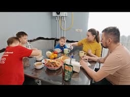 How a big friendly family spends a weekend in Russia in winter
