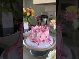 Edible flowers & bows cake decor 💓🎀🌸🎂