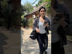 Karishma Tanna Spotted At Bandra #karishmatanna #bollywood #shorts #ytshorts
