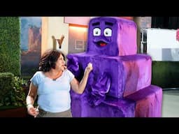 Mexican Mom Visits the world of Minecraft!