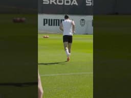 🎥🤣¿Qué pasa si le dejamos a Hugo duro la cámara?| VALENCIA CF