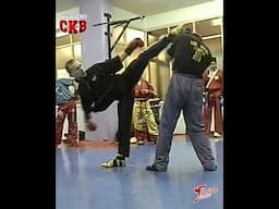 Full Contact Old School - El Método Wallace 🙏🏻. #fabiancuencackb #kickboxing #fullcontactkarate