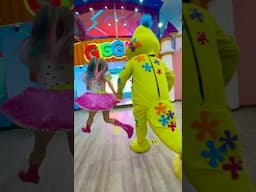 ACTITUD DE VIERNES EN VACACIONES 🏖️ #shortvideo #giggleskids #tendencias #humor