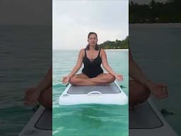 👌#sonnalliseygall gets a unique way to do #yoga on water #shorts