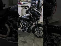 #travelingtall #harleydavidson #motorcycle #streetglide