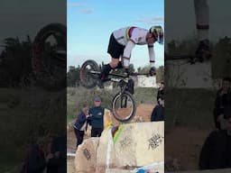 This save by Alejandro Montalvo! 😱💪 #Trials #Cycling | 🎥 @trialbikes on IG