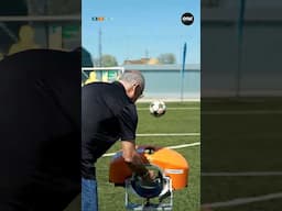 Gundel Takács Gábor megmutatja, hogy is kell ezt. ⚽️