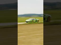 Sounds like a old Diablo GT but looks like a Revuelto