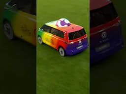 Still no better way to deliver a match ball than by remote control car 😂🏎️