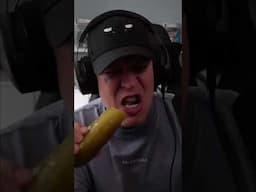 Monte kotzt fast wegen EKELGURKE! 🤢😂