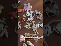 Vintage Brooches #vintage #jewelry #crystals #flowers