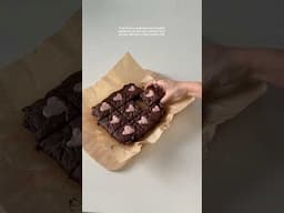 Heart healthy brownies for Valentines 💘 🍫 #healthydessert #valentinesday #healthyrecipes