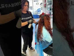 Si tienes el cabello teñido de negro y lo quieres aclarar sin decolorar y sin dañarlo