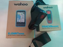 Wahoo Roam 3 and Trackr Radar unbox